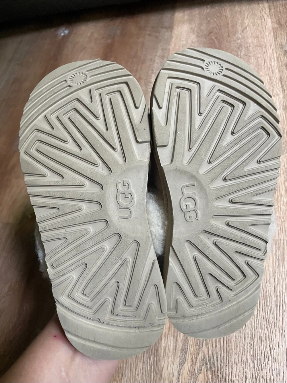 UGG Kids Cozy II Suede Shearling Scuff Slippers Beige Size 13